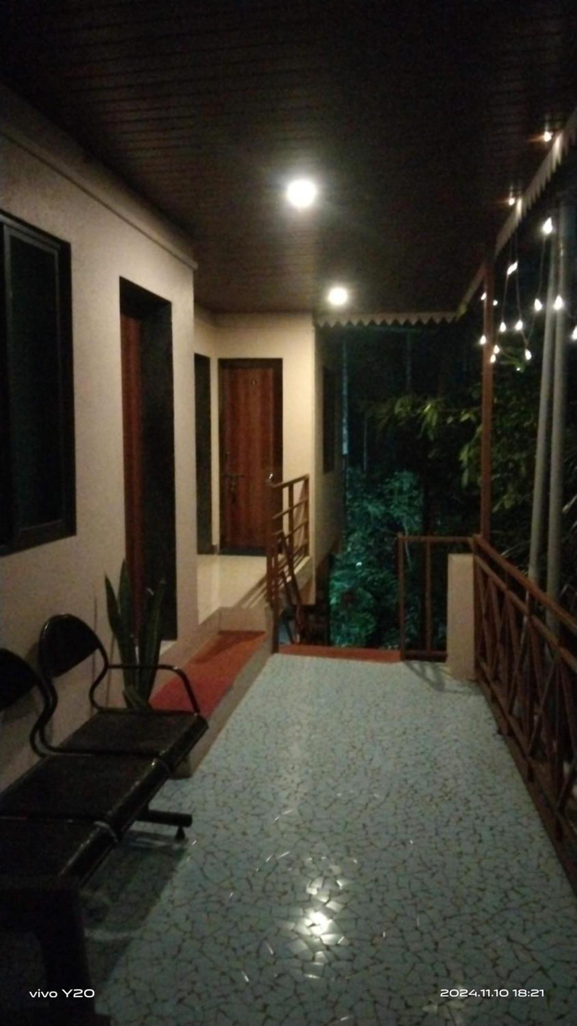 Anandi Villa Homestay Adhi Zewnętrze zdjęcie